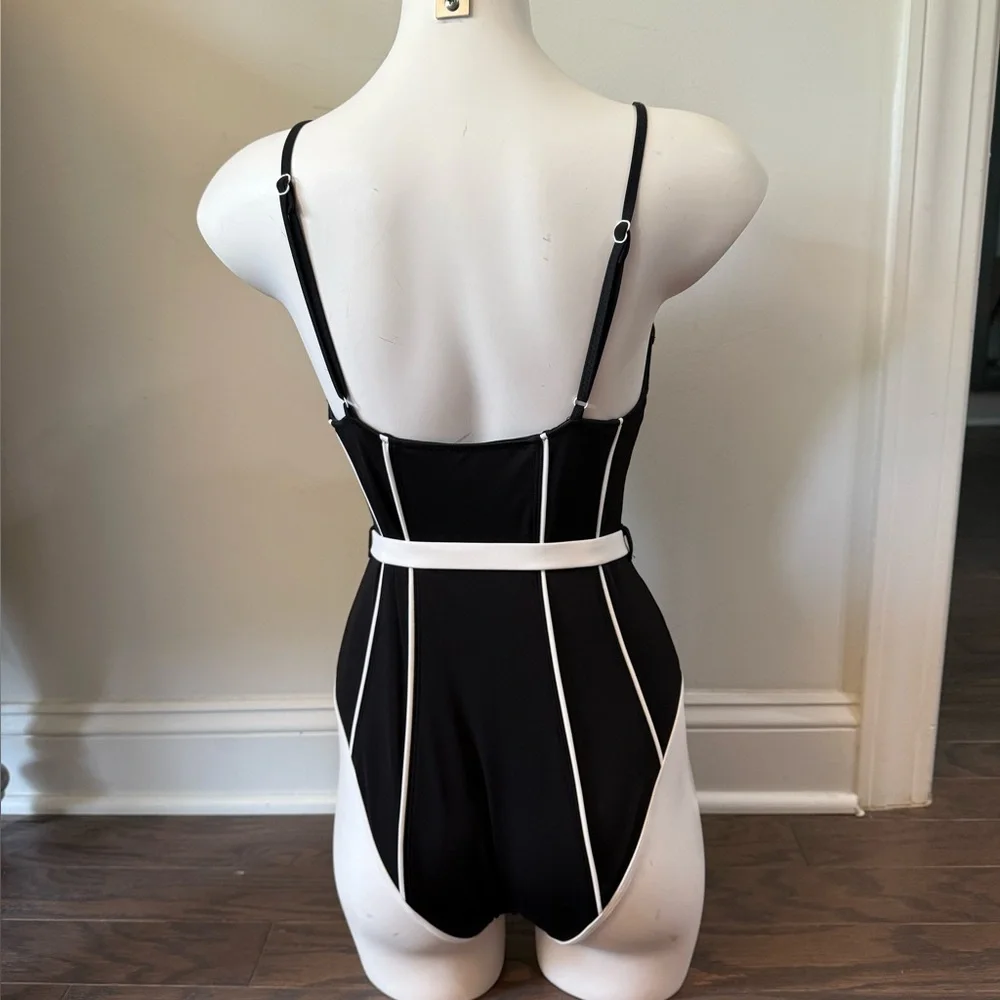 New! Solid & Striped The Veronica Blackout One Piece Swimsuit Small